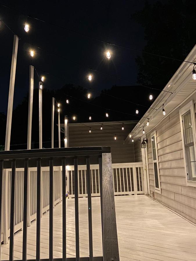 Modern 3-Bedroom, Big Fence Yard, Pets Stay Free Durham Exterior foto