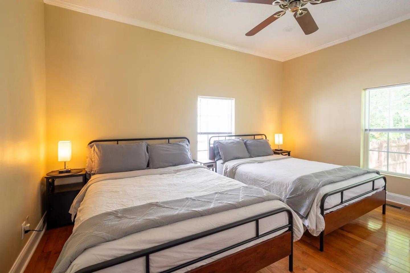 Modern 3-Bedroom, Big Fence Yard, Pets Stay Free Durham Exterior foto