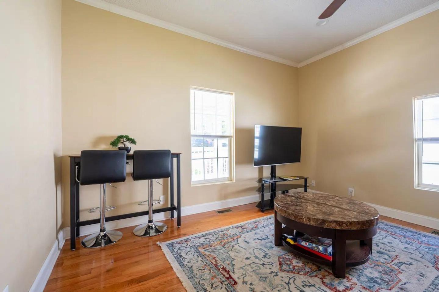 Modern 3-Bedroom, Big Fence Yard, Pets Stay Free Durham Exterior foto